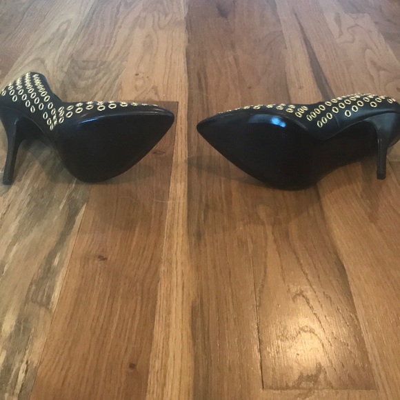 NEW! Gold and Black shoes - Picture 6 of 6